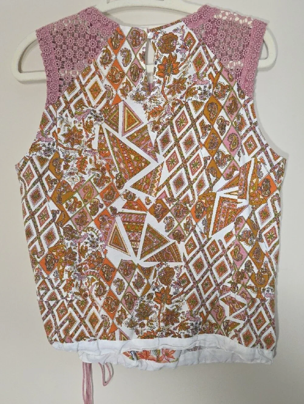 TINY Embroidered Boho Floral Crochet Trim Top Size S - Picture 6 of 6